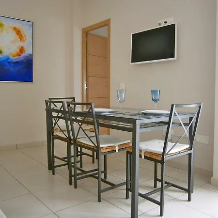 Yado Apartment *